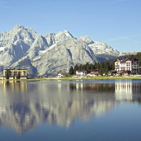 Cadore ve Misurina Gölleri