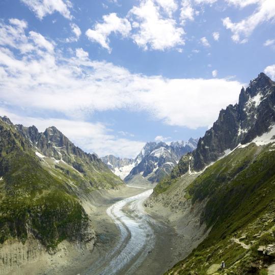 メール・ド・グラース氷河とモンタンヴェール登山鉄道