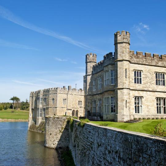 Ang makasaysayang lupain ng Leeds Castle