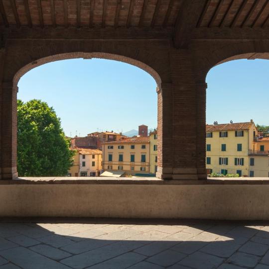 Andar de bicicleta nas muralhas medievais de Lucca