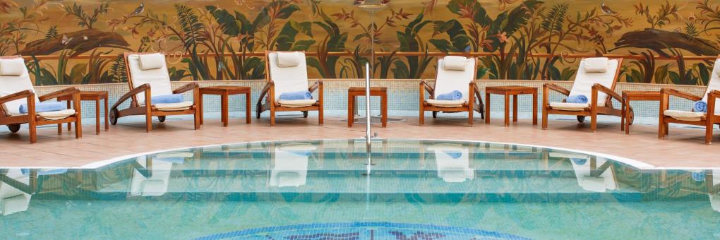 Cele mai bune 10 hoteluri cu piscine din Sinaia, România | Booking.com