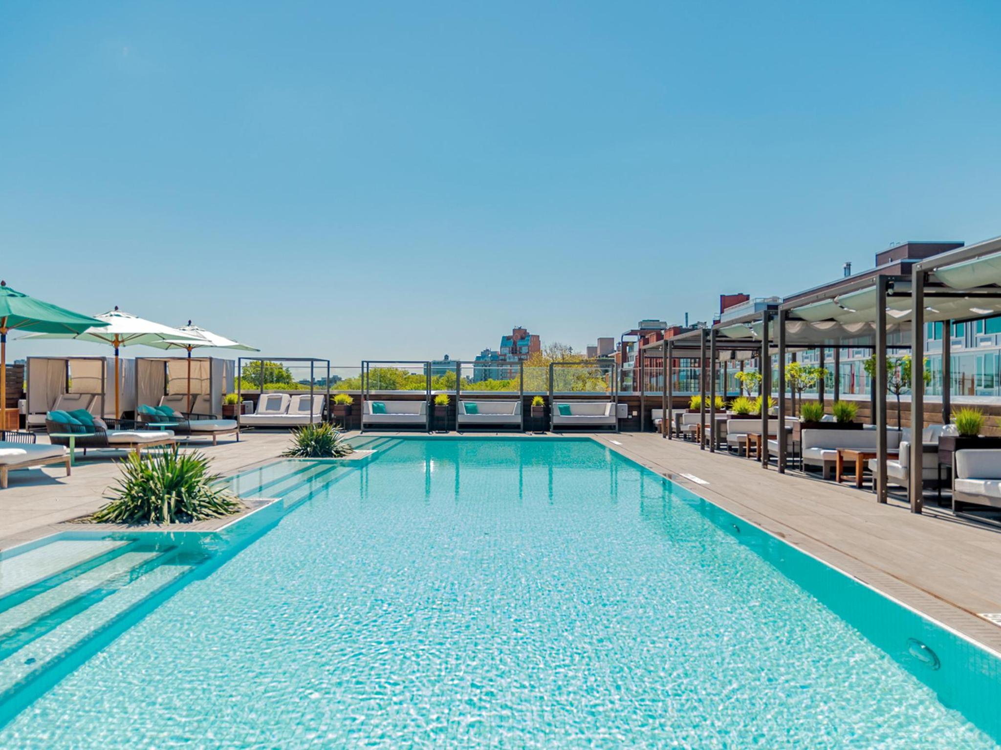 5 of New York City's most enticing rooftop pools | Booking.com
