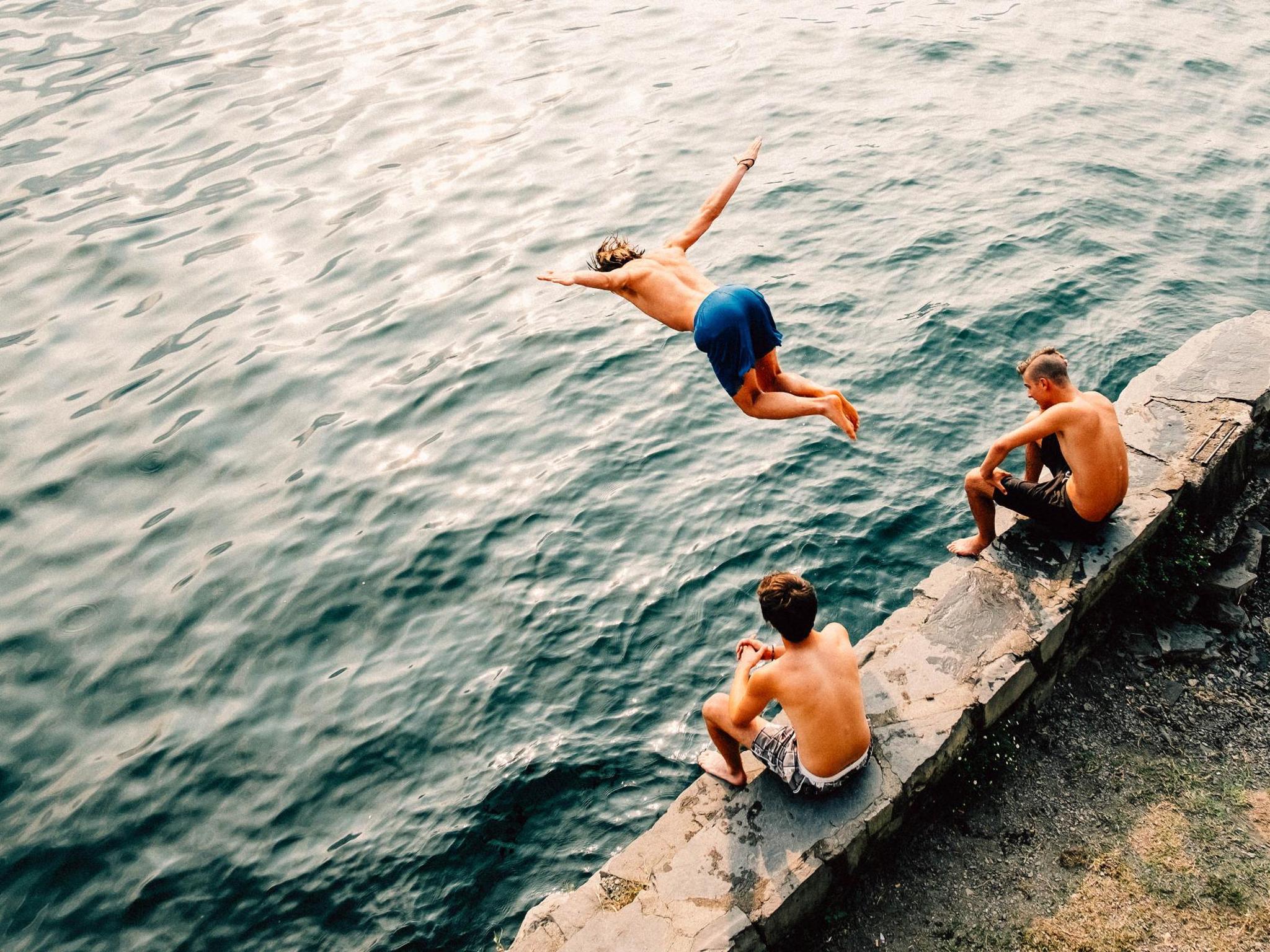 Os 15 lugares mais inacreditáveis para se nadar no mundo