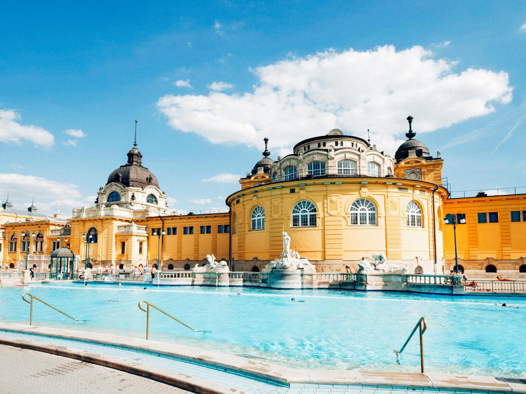 The best thermal baths in Budapest | Booking.com