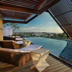 Ibis Hotels  3 Ibis hotels in 14th arr. 