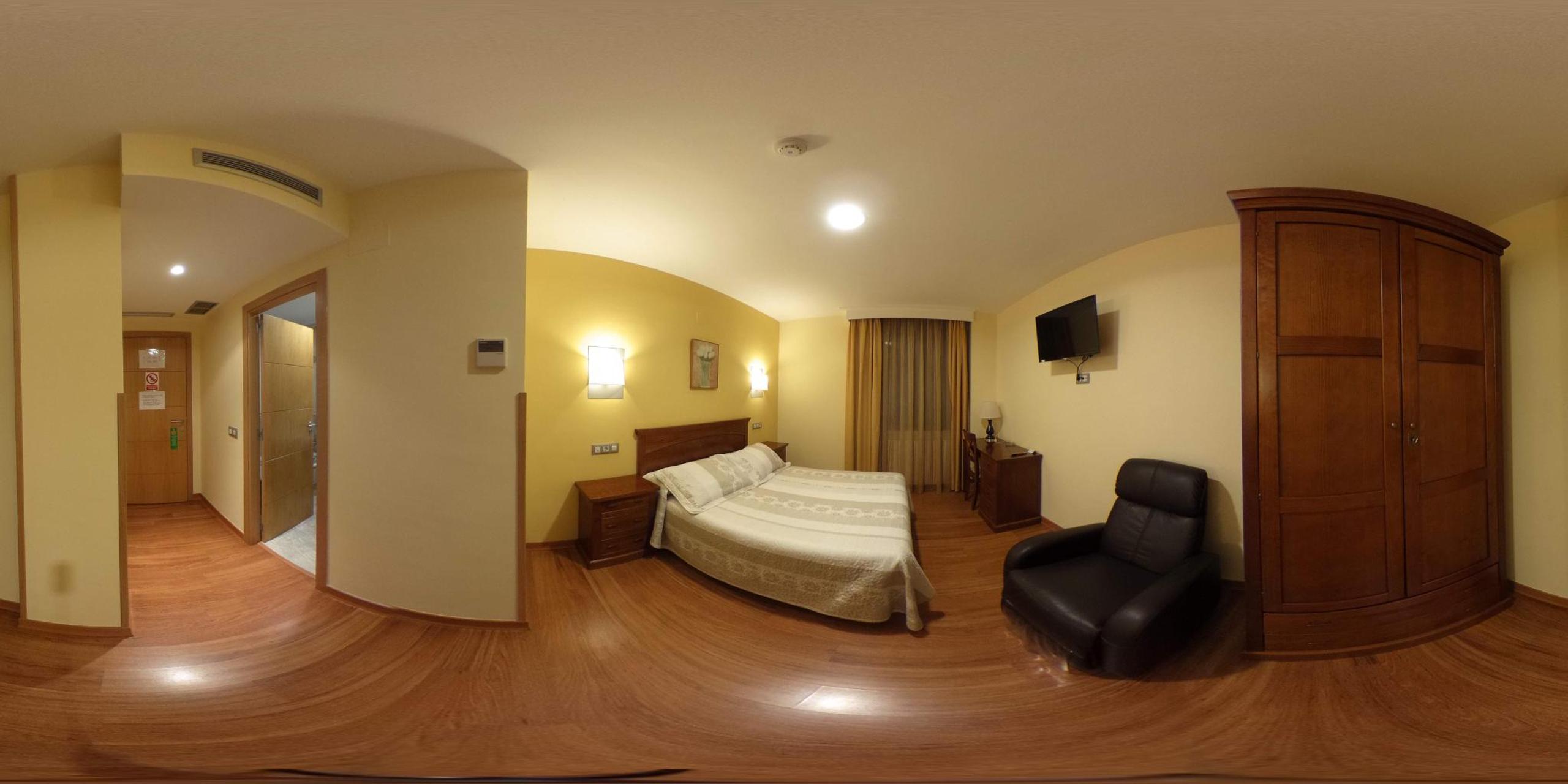 Hotel Reina Isabel