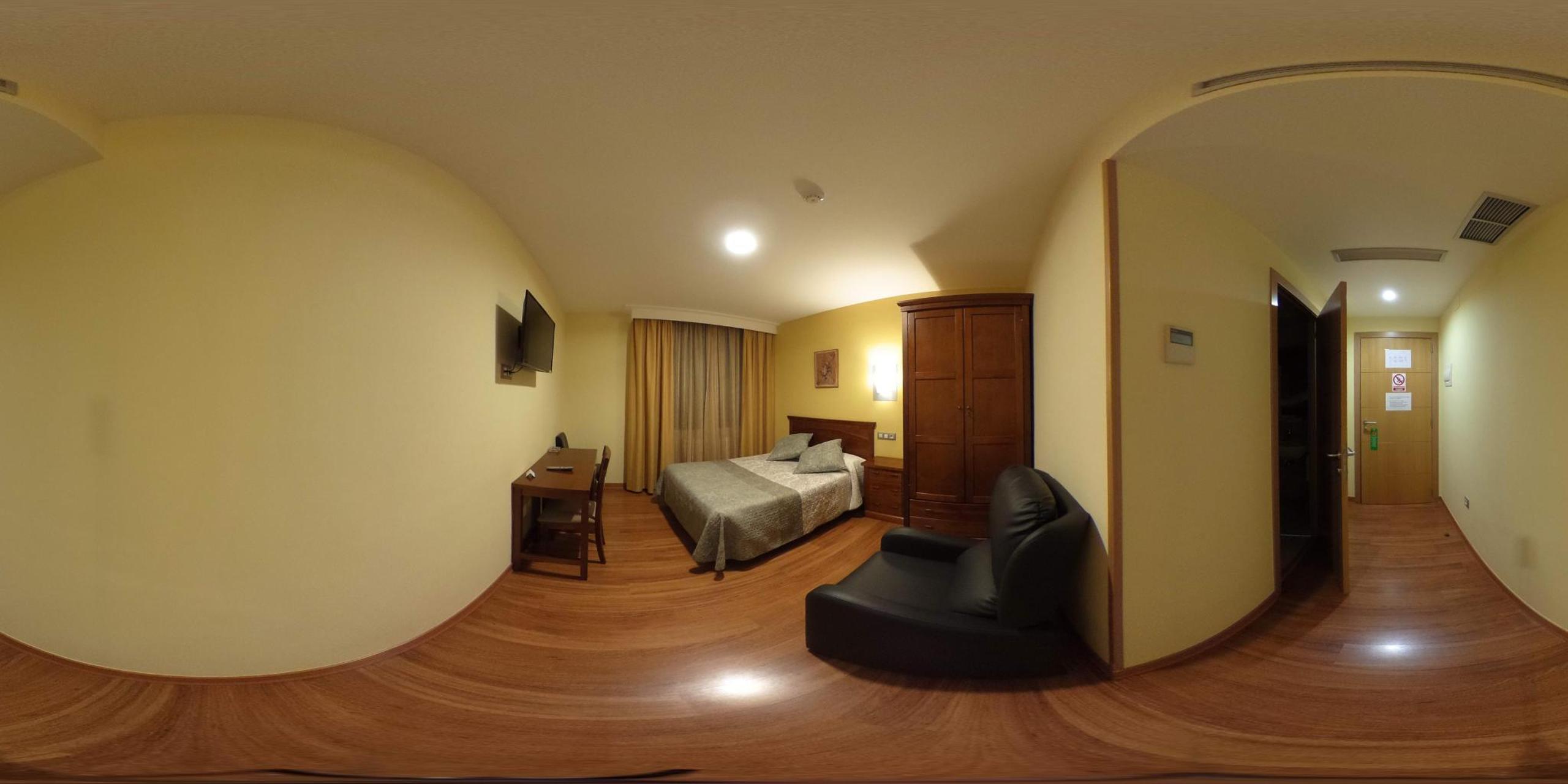 Hotel Reina Isabel