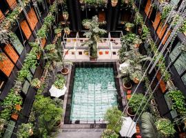 Hotels with Pools