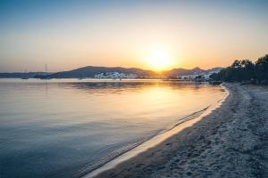 Papikinou Beach