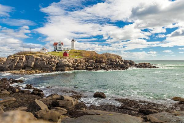 What are the best hotels in Long Sands Beach?