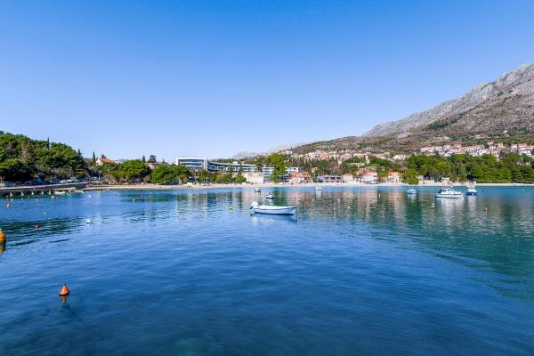 What are the best hotels in Srebreno Beach?