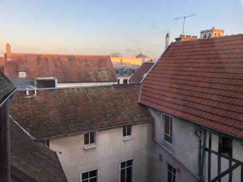 Apartment Duplex Au Coeur Du Bouchon De Champagne Troyes France Booking Com