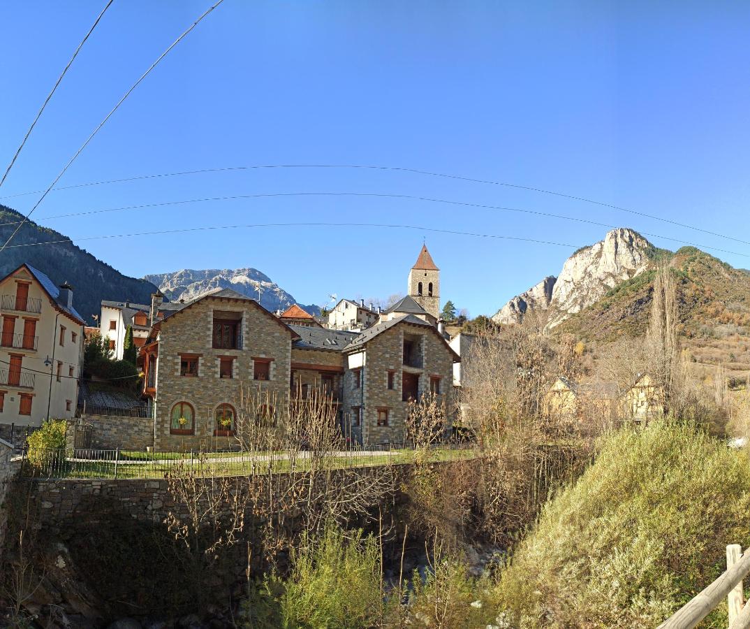Guest house Hostal Vidaller, Bielsa, Spain - Booking.com