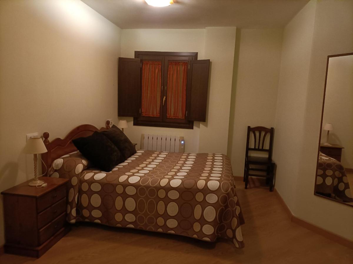 Apartamentos La Catedral, Roda de Isábena – Precios ...