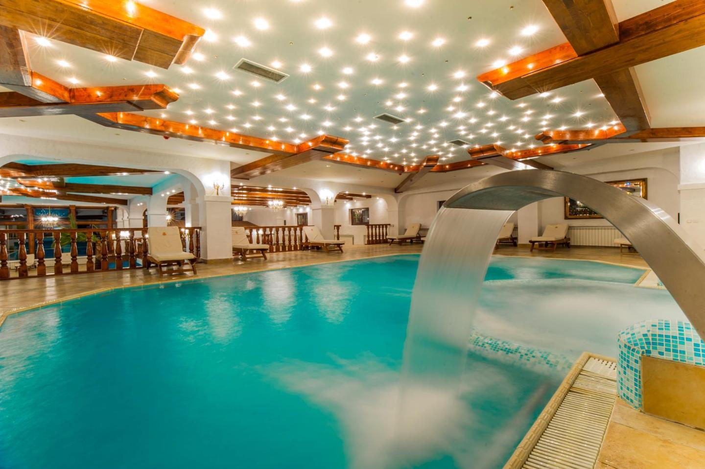 Cele mai bune 10 hoteluri cu piscine din Poiana Braşov, România |  Booking.com