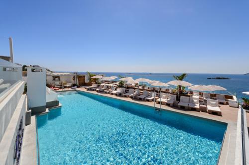 Hotel Cenit & Apts. Sol y Viento, Ibiza – Precios 2022 ...