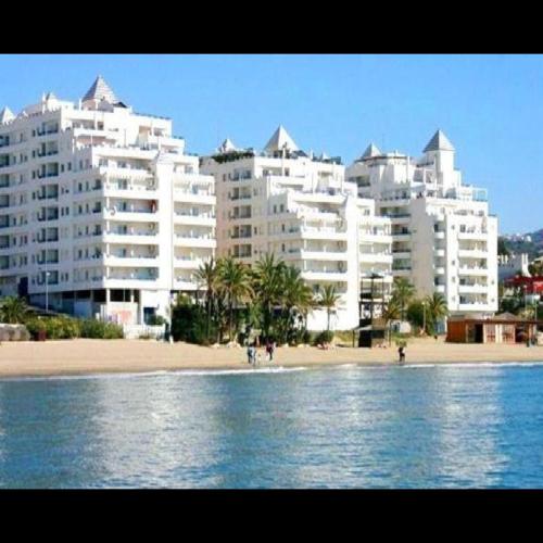 FIRST Beach line, Marbella – Prezzi aggiornati per il 2022