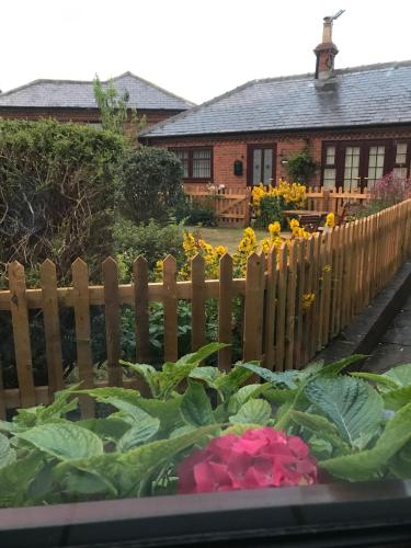 Cherry Tree Cottage Bridlington Uk Booking Com