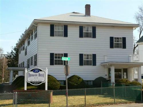 Brookside House Lodging