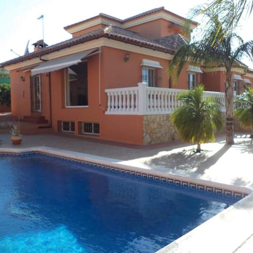 Maravillosa Villa con PISCINA, BARBACOA Y ZONA DE JUEGOS ...