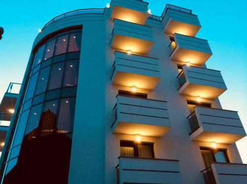 Bentely Apartment Hotel