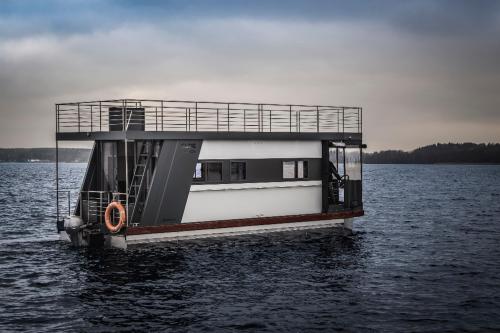 Houseboat Poland- pływający domek