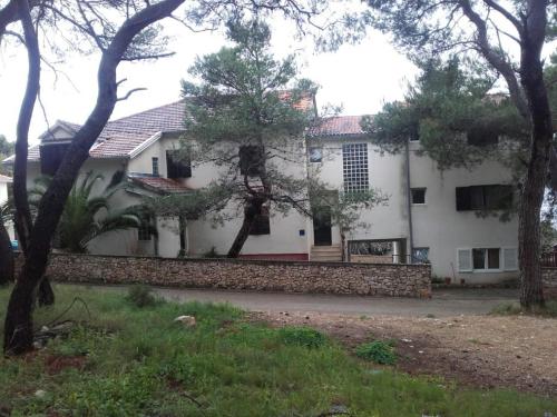 Kuća u kojoj se nalaze apartmani Radić