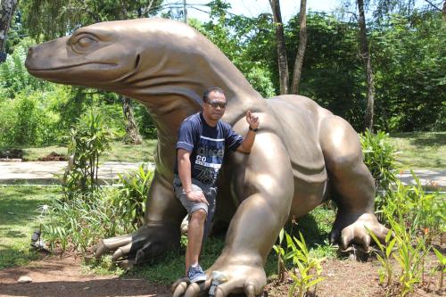 Longginus Laka (owner Bintang Bungalow)