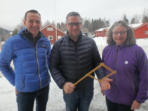 Runi Ur Arantsstovu, Thor Kristian Ringsbu, Marit Ravna