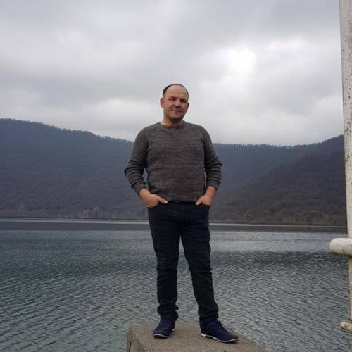 Elshan - Host
