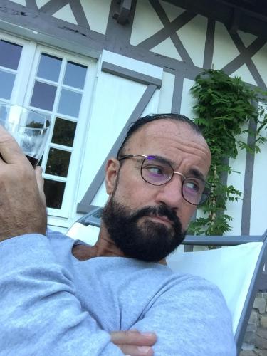 Christian-Stéphane, le propriétaire saura vous accuellir et vous conseiller