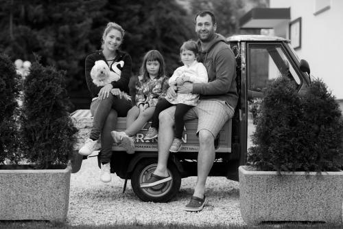 Family Razingar