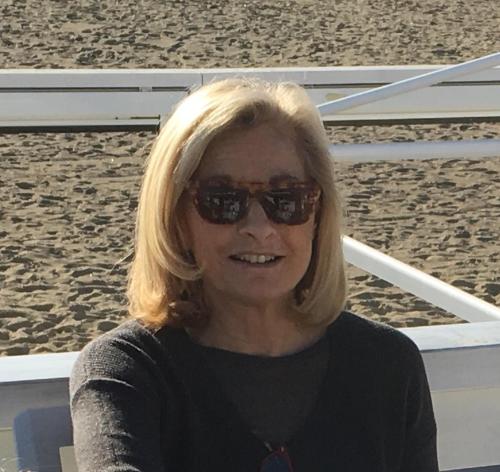 Hello,my name is Emanuela,I am an architect,I live in Rome and love countryside