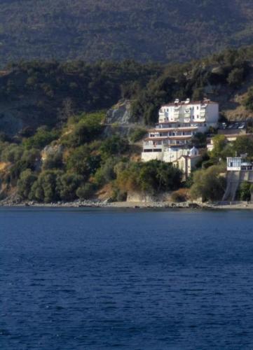 EIRINI APARTMENTS