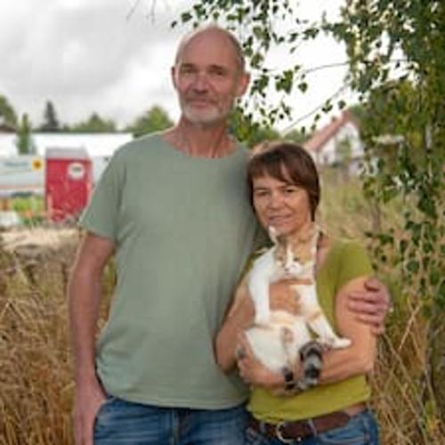 Torsten Schütze und Sylvia Engel mit Glückskatze Mascha