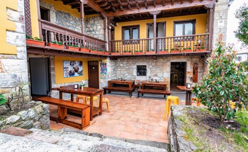 Albergue Santa Marina, Buelna, Spain - Booking.com