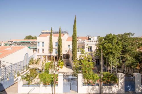Apartamentos Plaza de Santiago - Estudios Turisticos - 1 ...