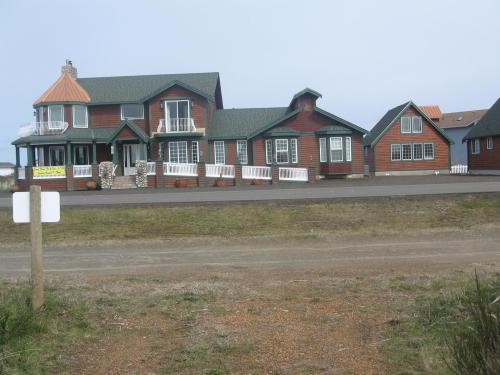 Collins Inn & Seaside Cottages