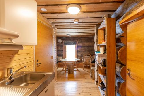 Inari-Saariselkä Keskusvuokraamo oy Majoitus Kuukkeli Finland Lapland