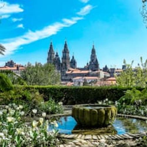 Next to Cathedral with garden-CTR, Santiago de Compostela ...