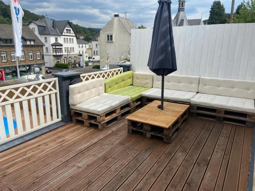 372 echte Bewertungen für Rooms4ring@ Nürburgring Designer ...